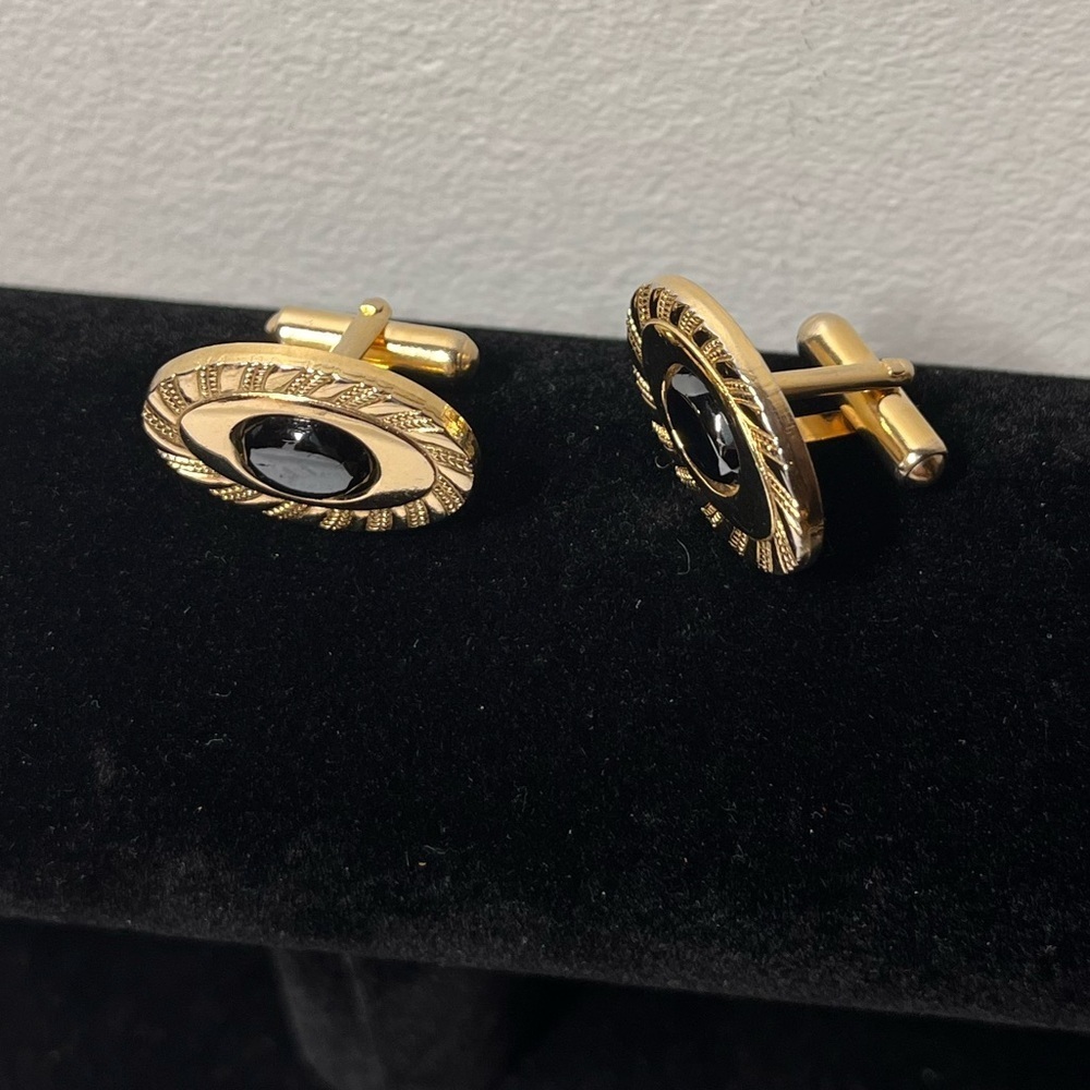 Vintage Gold and Black Cufflinks. Classic. Classy
